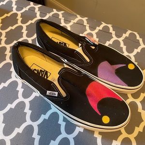 Van’s black with designs size 8.5 in women’s